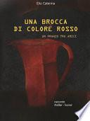 Una brocca di colore rosso